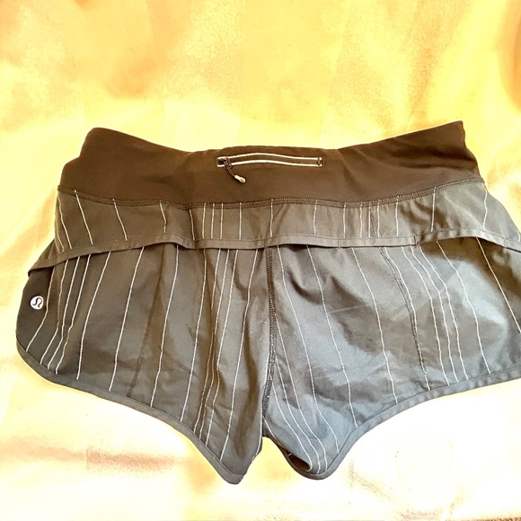 Lululemon Run: Speed Short Slalom Stripe Black  / Hyper Stripe Black - Picture 2 of 7